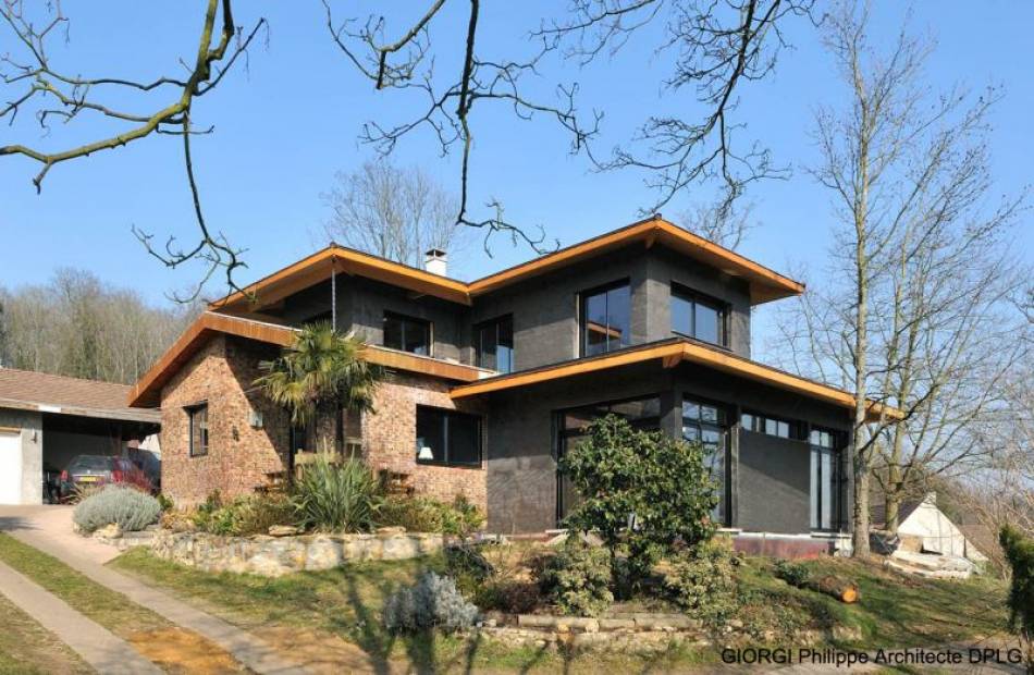 découvrez comment surélever votre maison avec notre guide complet pour estimer et optimiser les coûts de vos travaux de surélévation, afin de valoriser votre propriété en toute sérénité.