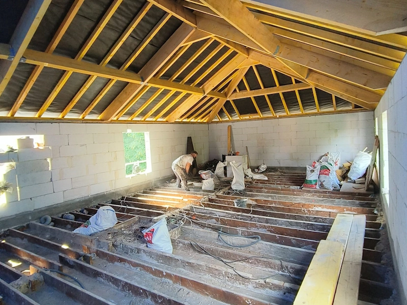 découvrez notre guide complet pour surélever votre maison, estimer les coûts et optimiser votre budget afin de réaliser votre projet en toute sérénité.