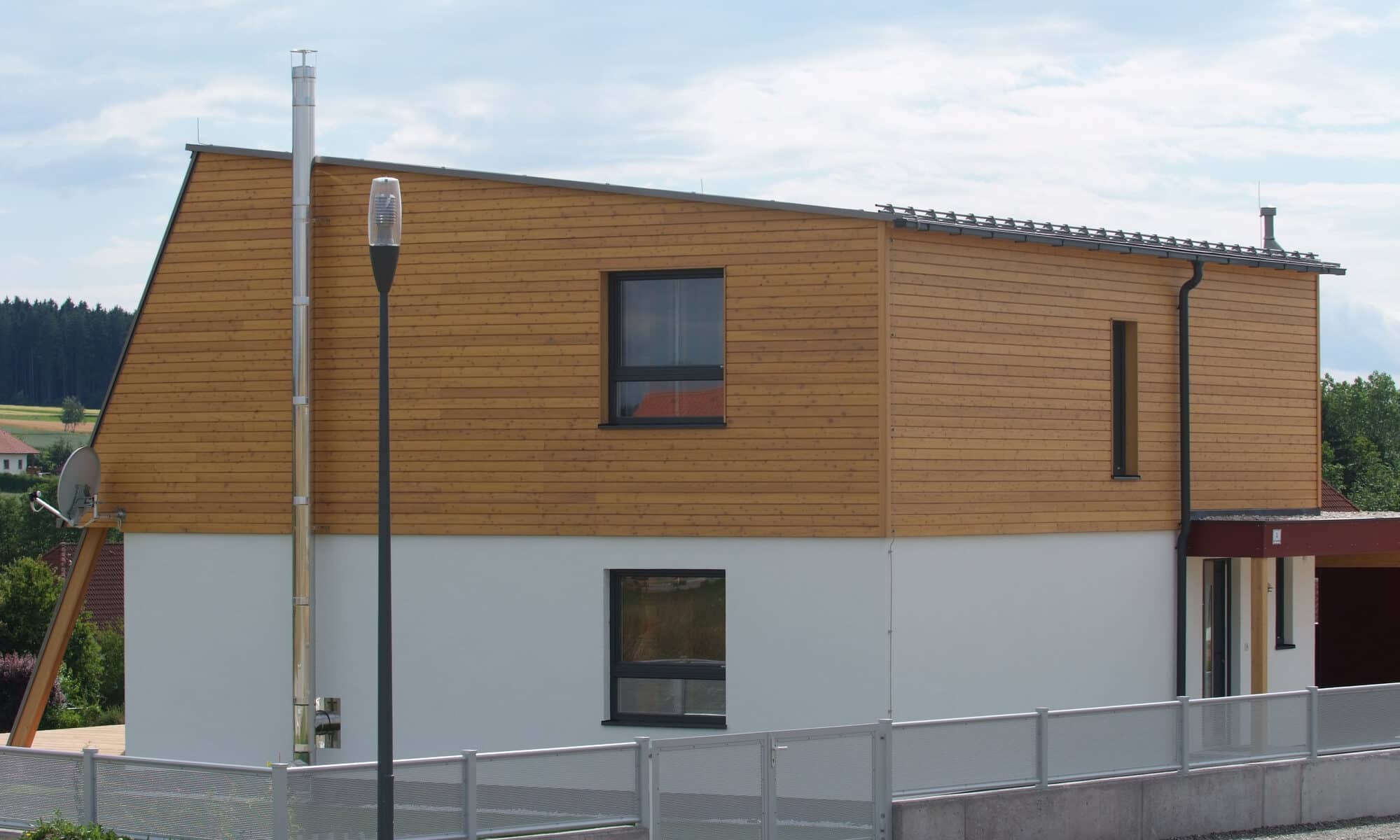 découvrez comment surélever votre maison avec l'expertise d'un architecte pour gagner de l'espace et valoriser votre bien immobilier.