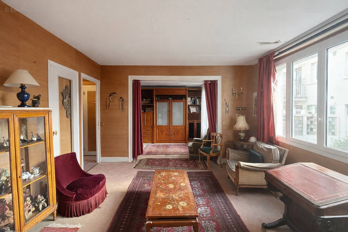 découvrez des surfaces à rénover à paris pour donner vie à vos projets immobiliers. trouvez des biens à restaurer et valorisez votre investissement dans la capitale.