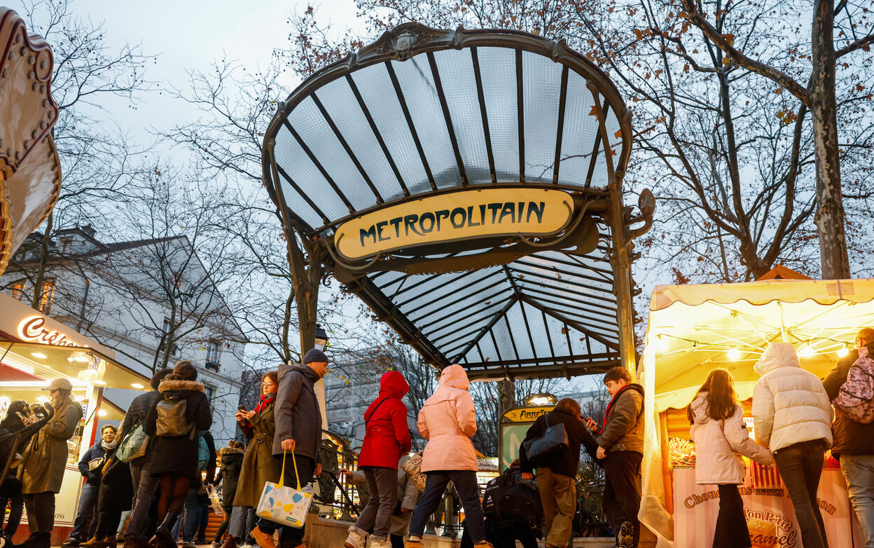 découvrez des surfaces à rénover près des stations de métro à paris pour 2025. idéal pour investir ou habiter dans un quartier en pleine transformation urbaine.