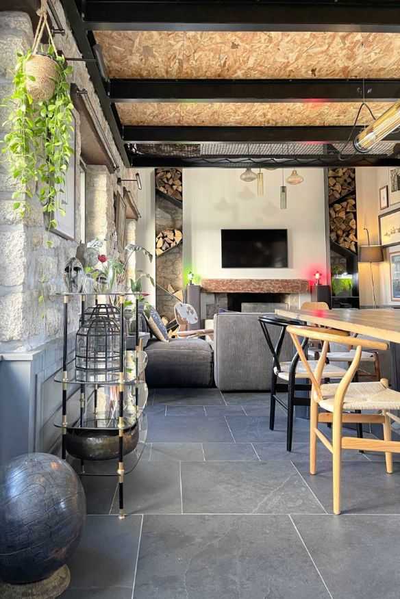 découvrez nos tarifs pour une décoratrice d'intérieur sur mesure, adaptés à vos besoins et à votre budget pour transformer votre espace avec style et originalité.