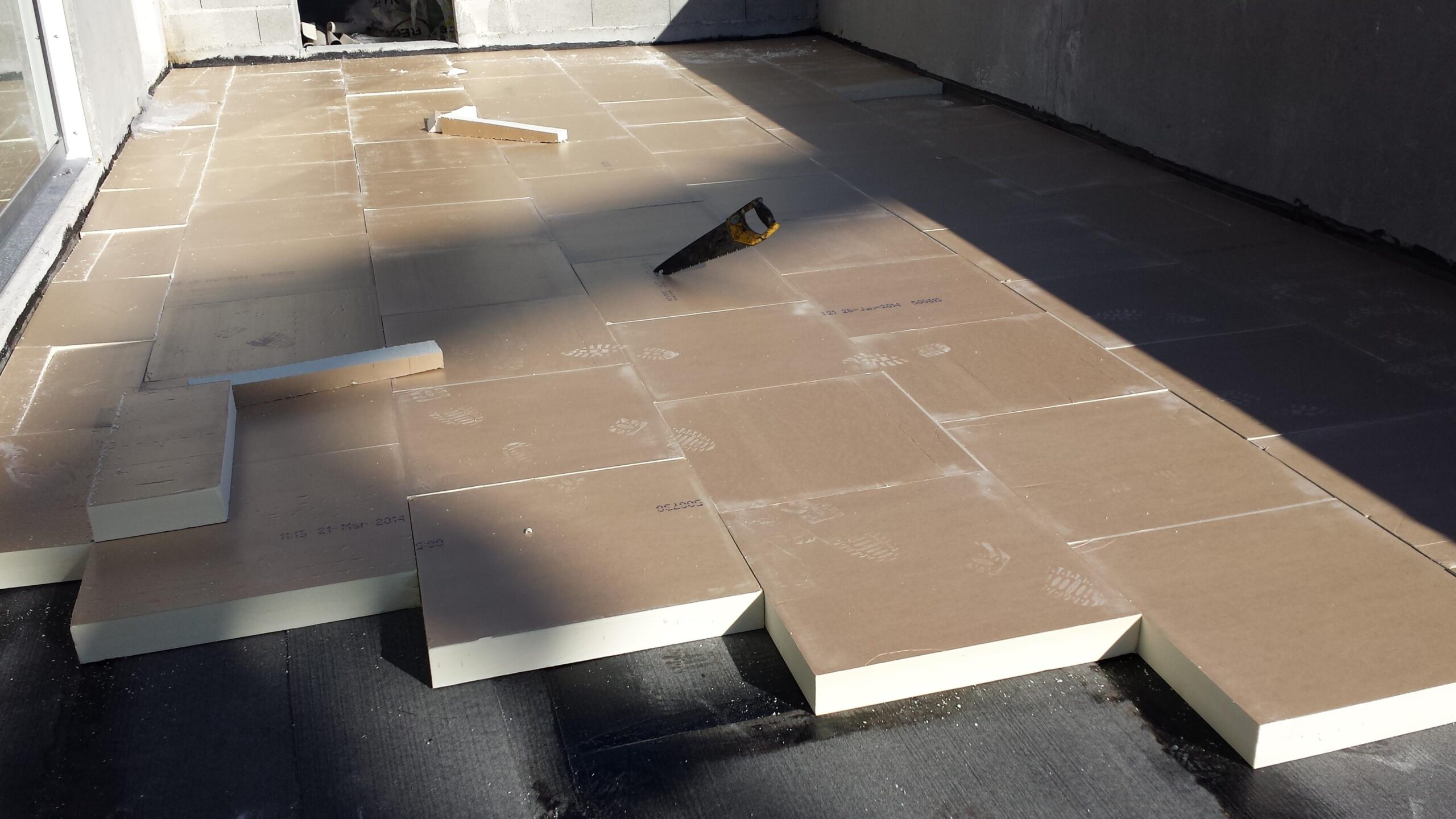 découvrez les tarifs pour l'isolation de toiture : guide des prix, conseils pour choisir la meilleure option et optimiser vos économies d'énergie.