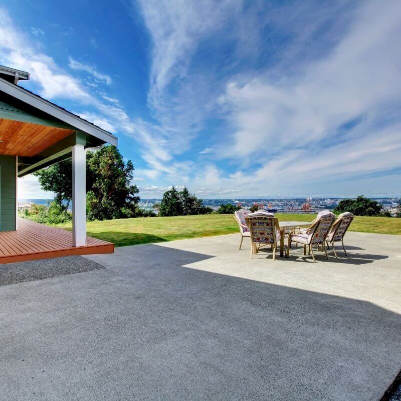 découvrez les avantages et inconvénients de la terrasse en béton ciré pour aménager un extérieur moderne, durable et esthétique.