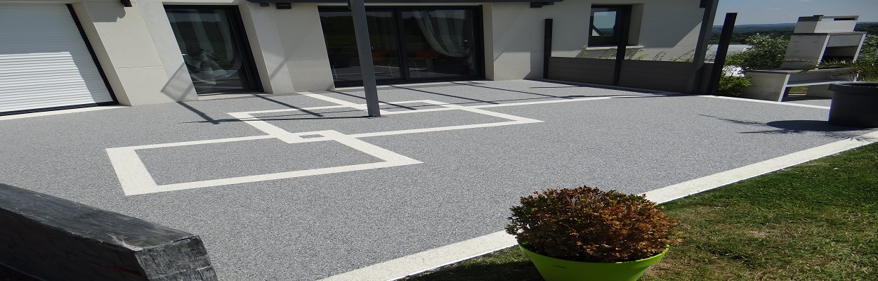 découvrez notre guide complet sur la terrasse en résine : avantages, types, installation et entretien pour un extérieur durable et esthétique.