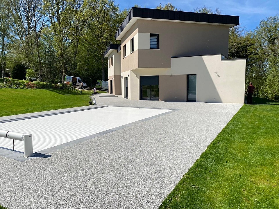 découvrez notre guide complet sur les terrasses en résine : conseils, avantages et étapes pour réussir votre projet de terrasse élégante et durable.