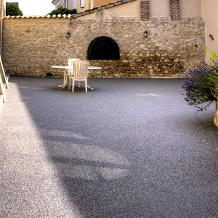 découvrez notre guide complet sur les terrasses en résine : conseils, avantages, entretien et idées pour sublimer votre extérieur avec une terrasse durable et esthétique.