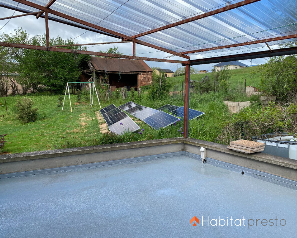 découvrez notre guide complet des terrasses en résine : avantages, installation, entretien et conseils pour créer un espace extérieur moderne et durable.