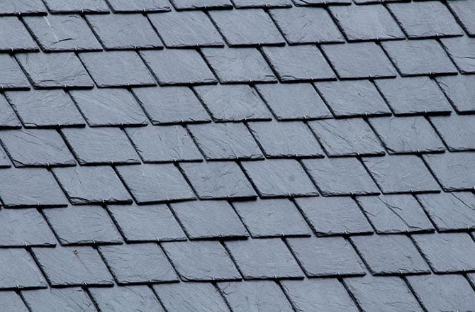 découvrez les avantages, limites et coûts des toitures en ardoise pour bien choisir votre couverture de toit.