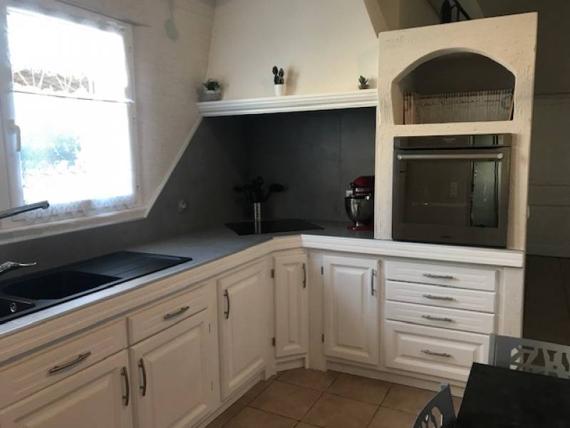 découvrez comment transformer votre cuisine en un véritable espace provençal, alliant charme traditionnel et modernité pour une ambiance chaleureuse et authentique.