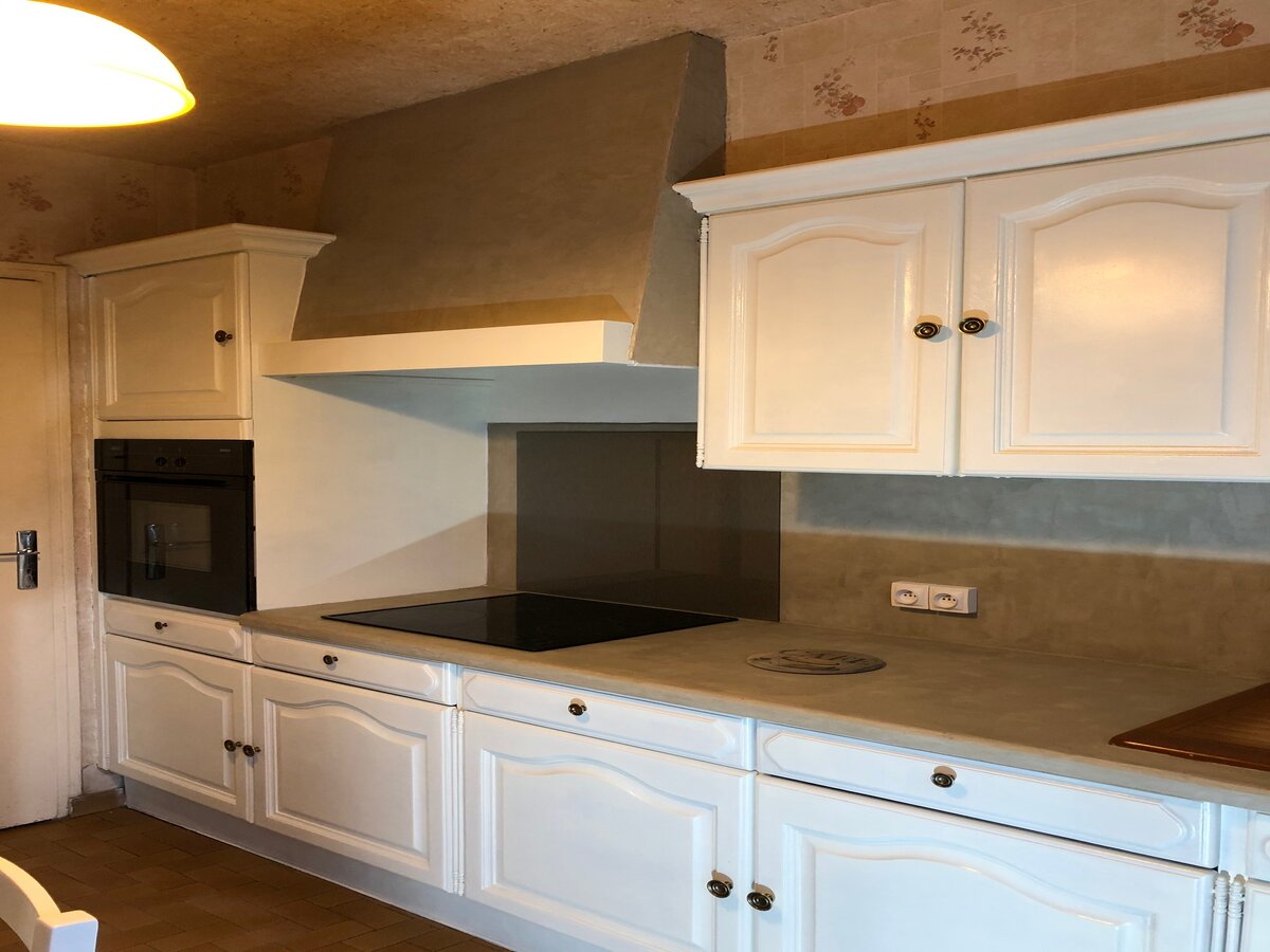 découvrez comment transformer votre cuisine en un espace chaleureux et authentique avec une décoration provençale alliant charme, couleurs et éléments naturels.