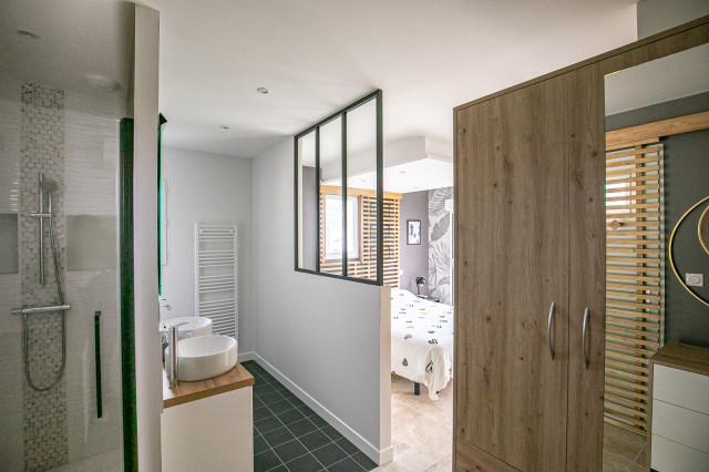 découvrez comment transformer votre garage en une chambre confortable avec salle de bain intégrée, optimisant ainsi l'espace et ajoutant de la valeur à votre maison.