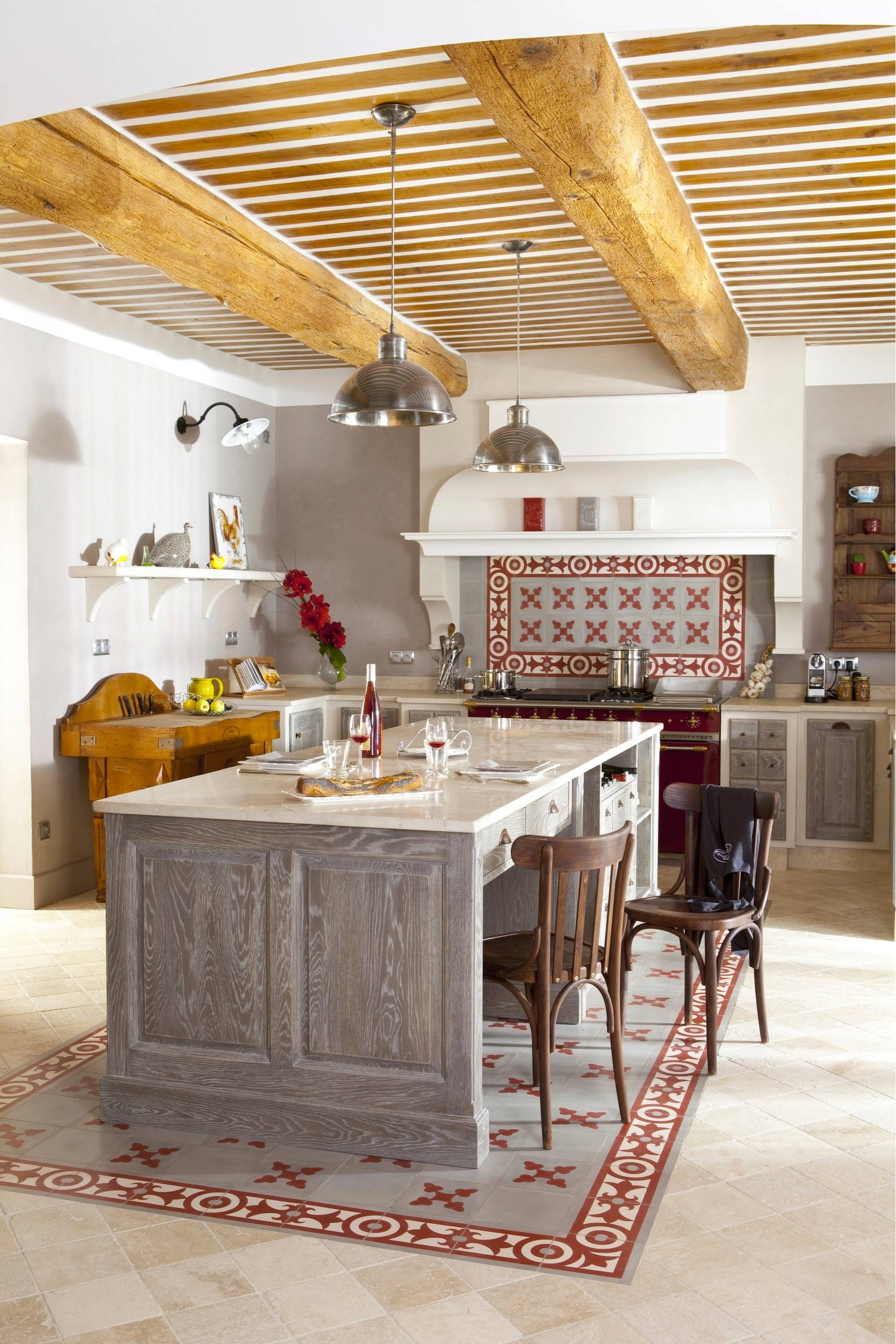 découvrez comment transformer vos meubles de cuisine facilement pour un intérieur moderne et fonctionnel. astuces, idées et conseils pratiques pour relooker votre espace.