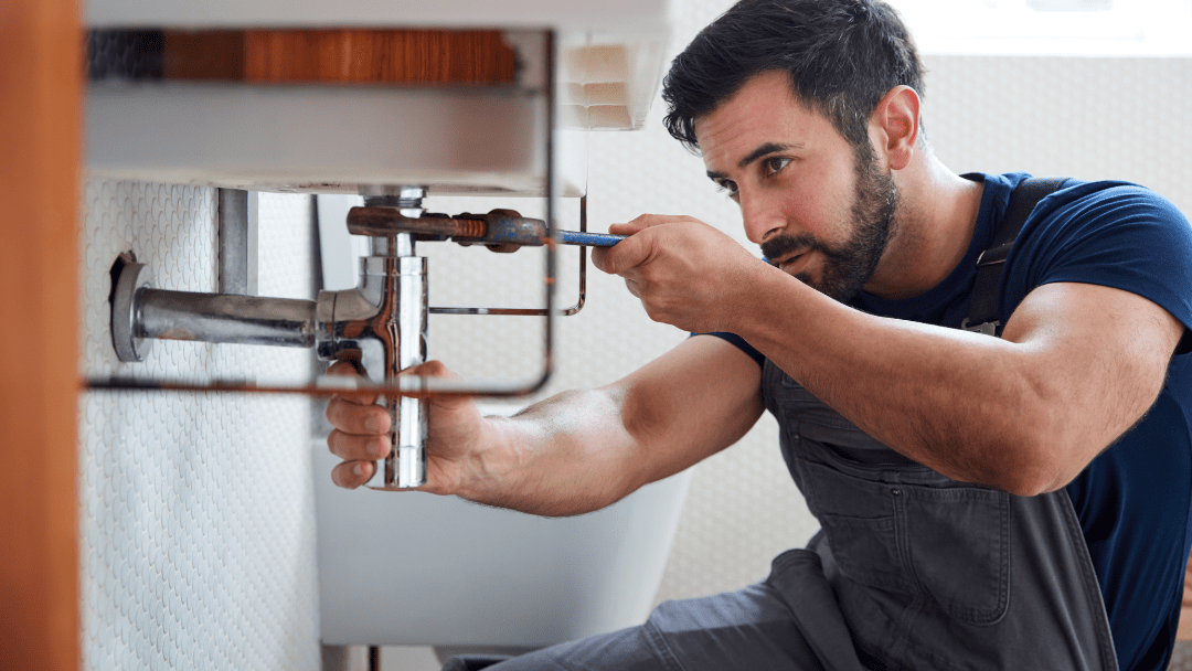 urgence plombier : bénéficiez de tarifs clairs et d'une intervention rapide pour tous vos besoins en plomberie.