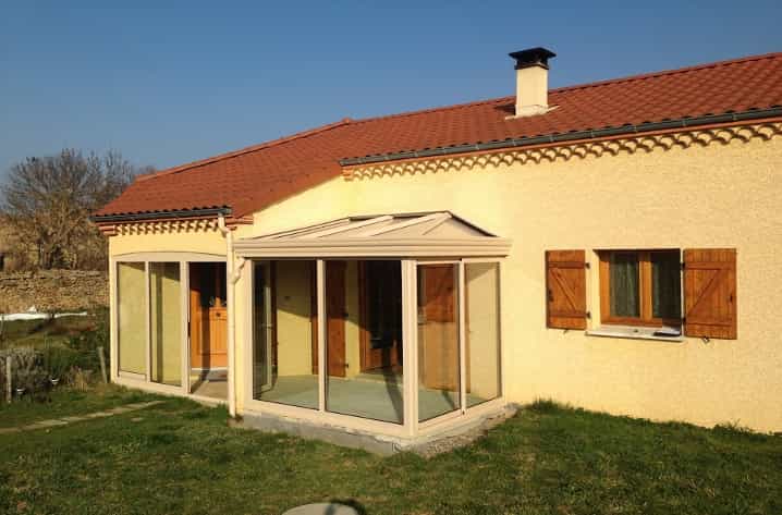 découvrez nos astuces pour économiser sur le prix d'une véranda de 50m². guide complet pour bien choisir et optimiser votre budget.