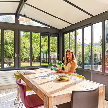 découvrez nos idées et conseils pour aménager une véranda cuisine à petit prix. comparez les tarifs et trouvez la solution idéale pour votre espace.