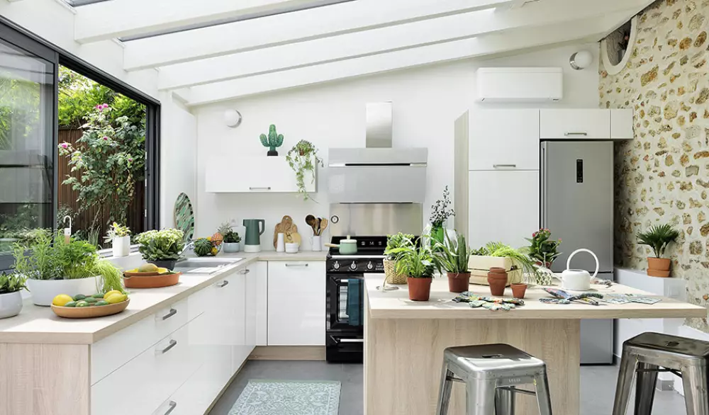 découvrez nos conseils et estimations pour le prix d'une véranda cuisine, alliant espace lumineux et fonctionnalité. trouvez la solution idéale pour agrandir votre maison.