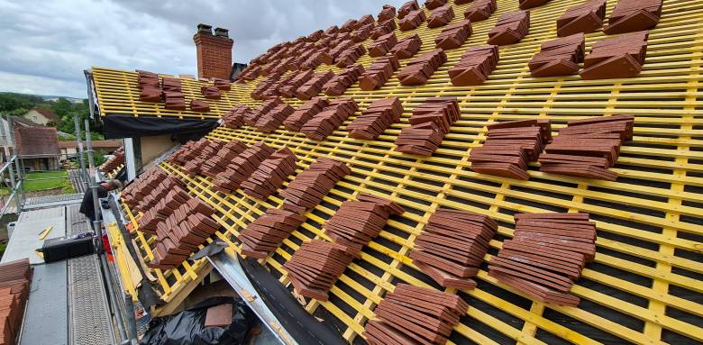 découvrez notre guide complet pour bien choisir votre véranda avec toit en tuile et maîtriser votre budget.