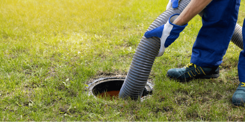 découvrez comment économiser sur la vidange de votre fosse septique tout en évitant les mauvaises surprises grâce à nos conseils pratiques et astuces.