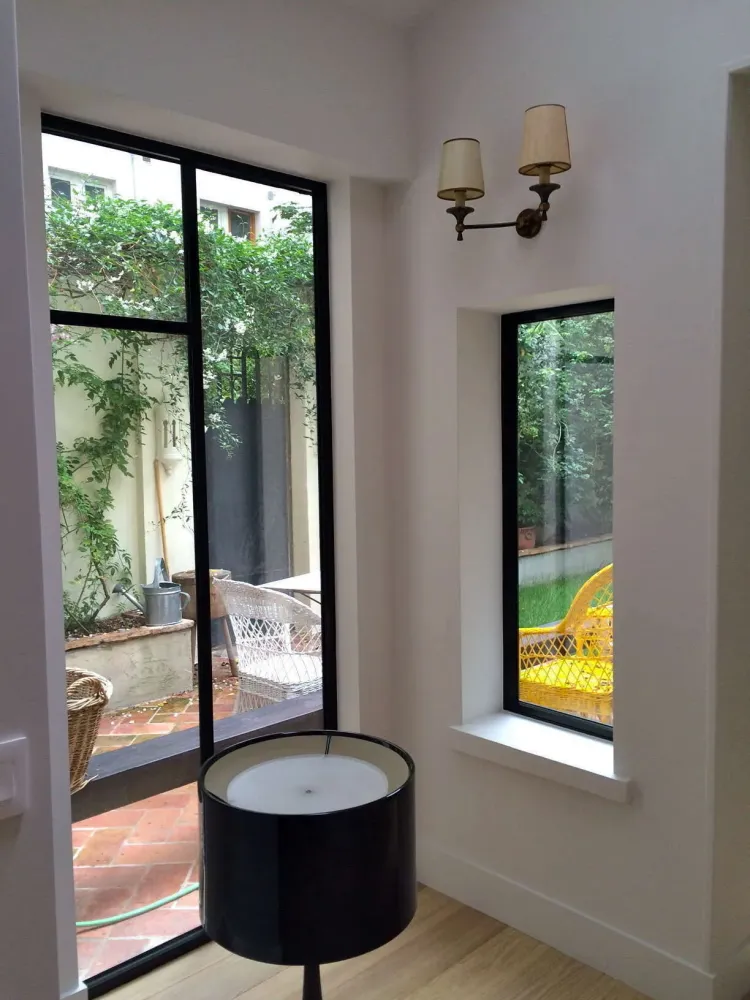 service professionnel de vitrerie dans le 17e arrondissement de paris : pose, réparation et remplacement de vitres pour particuliers et entreprises.