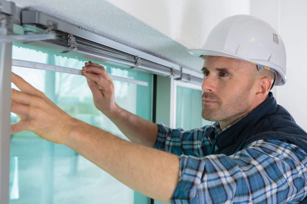 service professionnel de vitrerie à paris : installation rapide et réparation efficace de tous types de vitrages pour particuliers et professionnels.