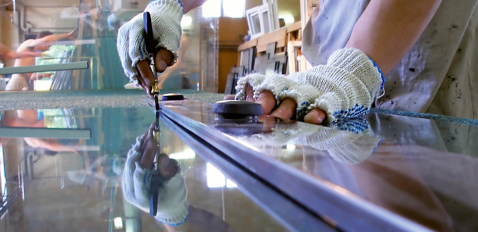 vitrier paris : services professionnels d'installation et de réparation de vitrages pour particuliers et entreprises, intervention rapide et qualité garantie.