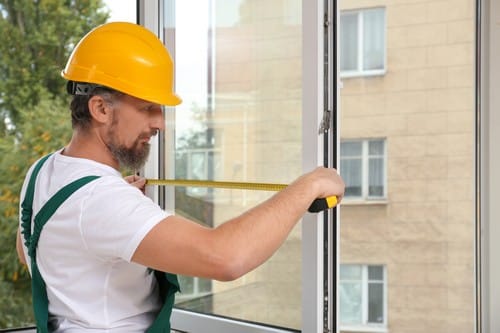 service professionnel de vitrier à paris pour installation et réparation de vitres, fenêtres et vitrines. intervention rapide et devis gratuit.