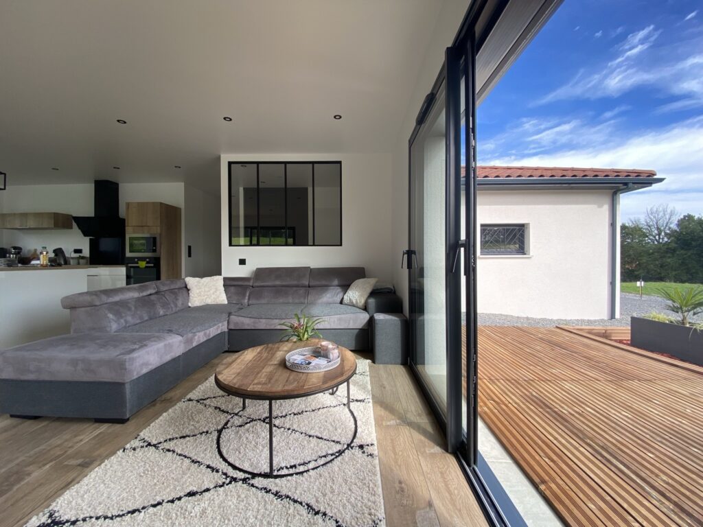 découvrez nos conseils d'aménagement intérieur pour maison neuve adaptés à votre budget au m2, pour un espace optimisé et élégant.