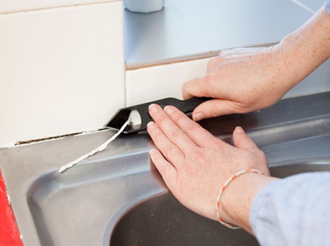 découvrez comment changer un évier de cuisine facilement avec nos conseils pratiques et astuces pour une installation réussie.