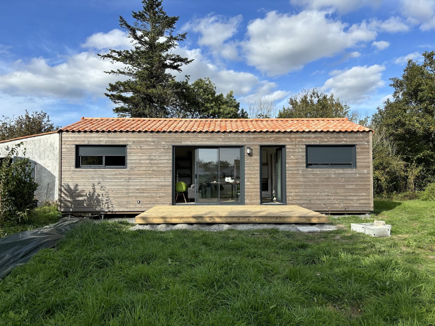 découvrez le coût d'entretien d'une maison en bois : conseils, budget à prévoir et astuces pour préserver votre habitat naturel.