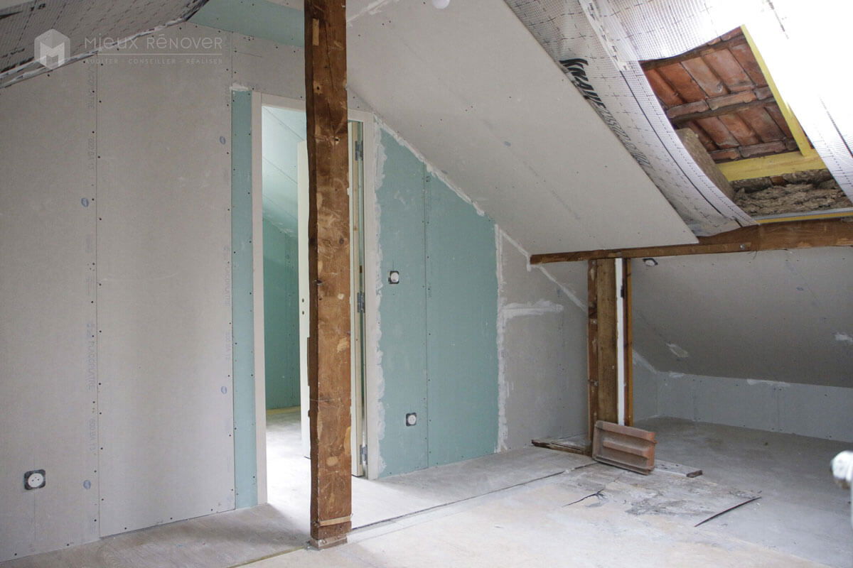 découvrez le coût d'un faux plafond isolant, ses avantages pour l'isolation thermique et phonique, ainsi que les facteurs influençant le prix pour votre projet de rénovation ou construction.