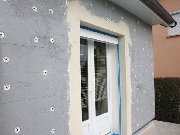 découvrez le coût de l'isolation d'une maison ancienne : conseils, matériaux adaptés et estimation des dépenses pour améliorer le confort et réduire vos factures d'énergie.