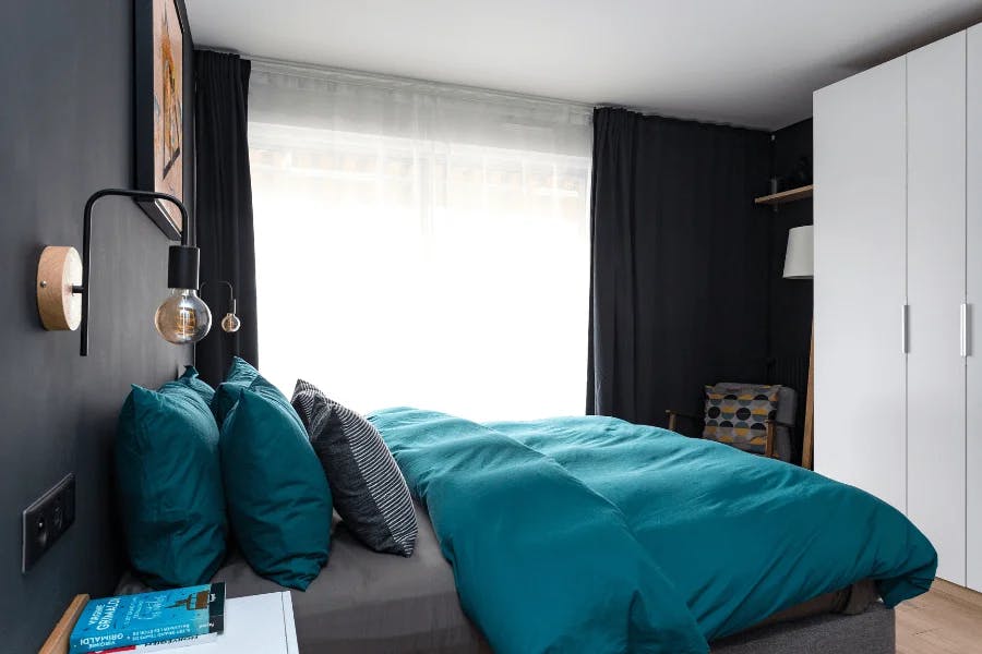 cout renovation chambre 12m2 3 découvrez le coût moyen pour la rénovation d'une chambre de 12m2, incluant peinture, sol, électricité, et aménagement, pour un budget optimisé.