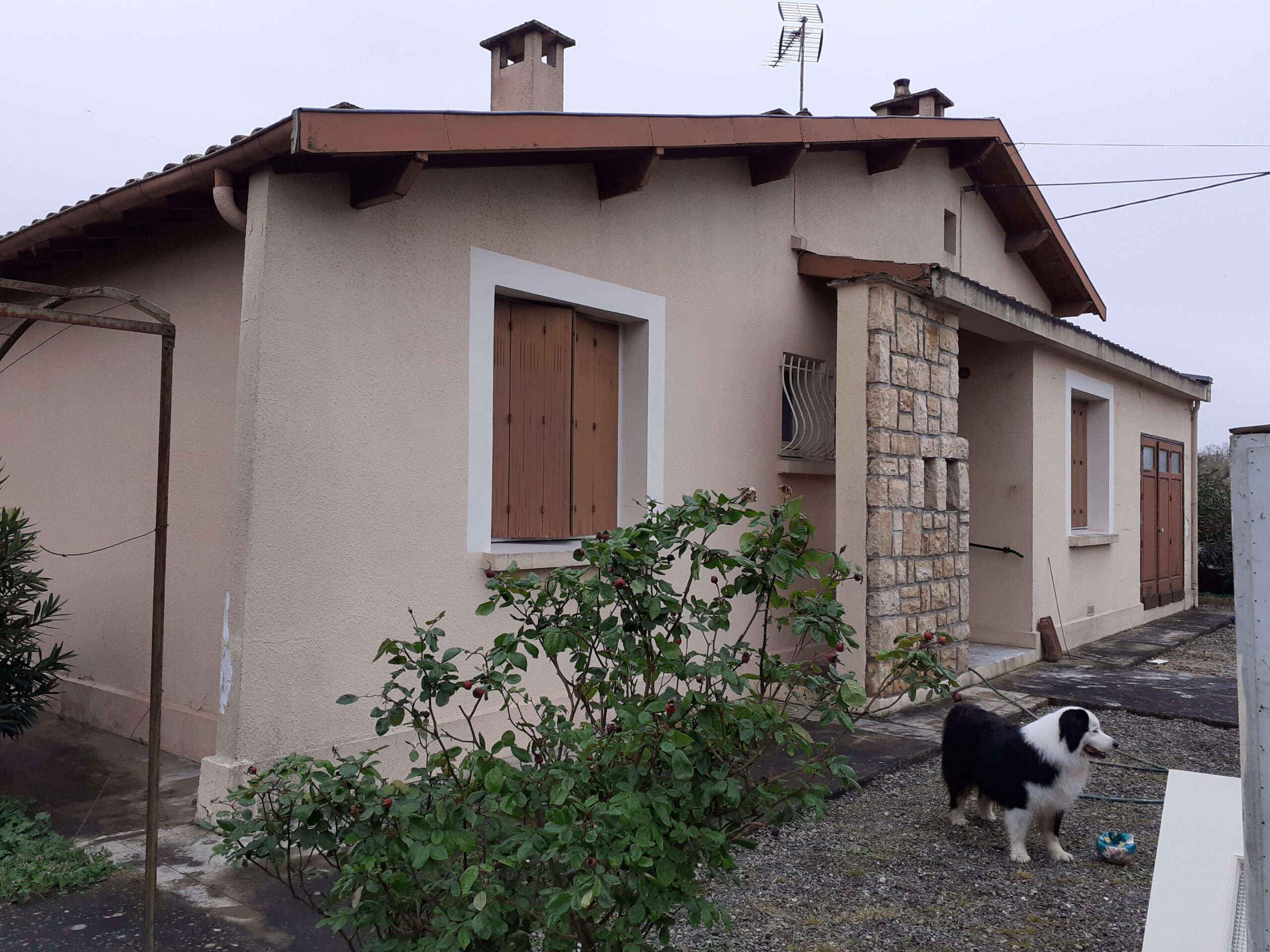 découvrez le coût de la rénovation d'une maison des années 60 : conseils et estimations pour moderniser votre intérieur tout en respectant votre budget.