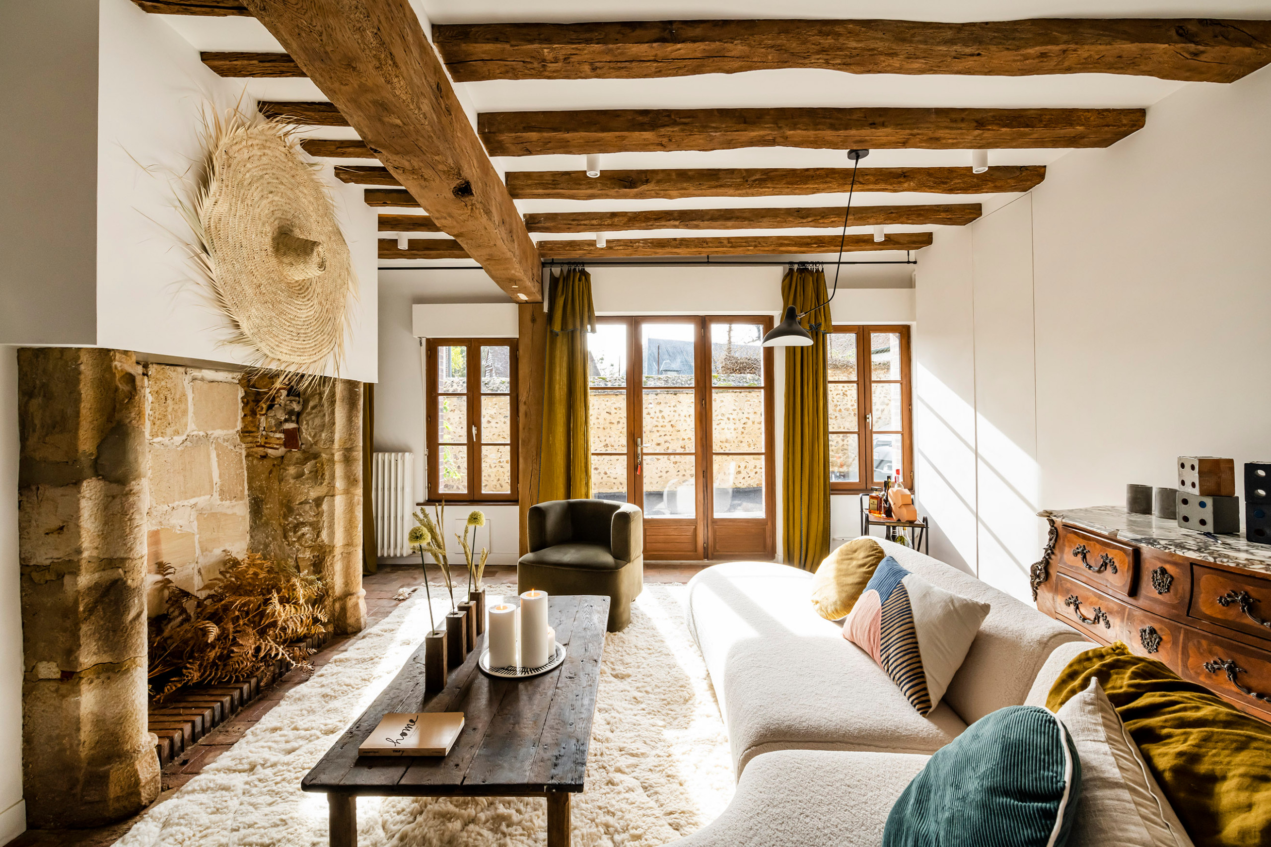 découvrez le coût de rénovation d'une maison ancienne : conseils, estimations et éléments à prendre en compte pour votre projet de rénovation.