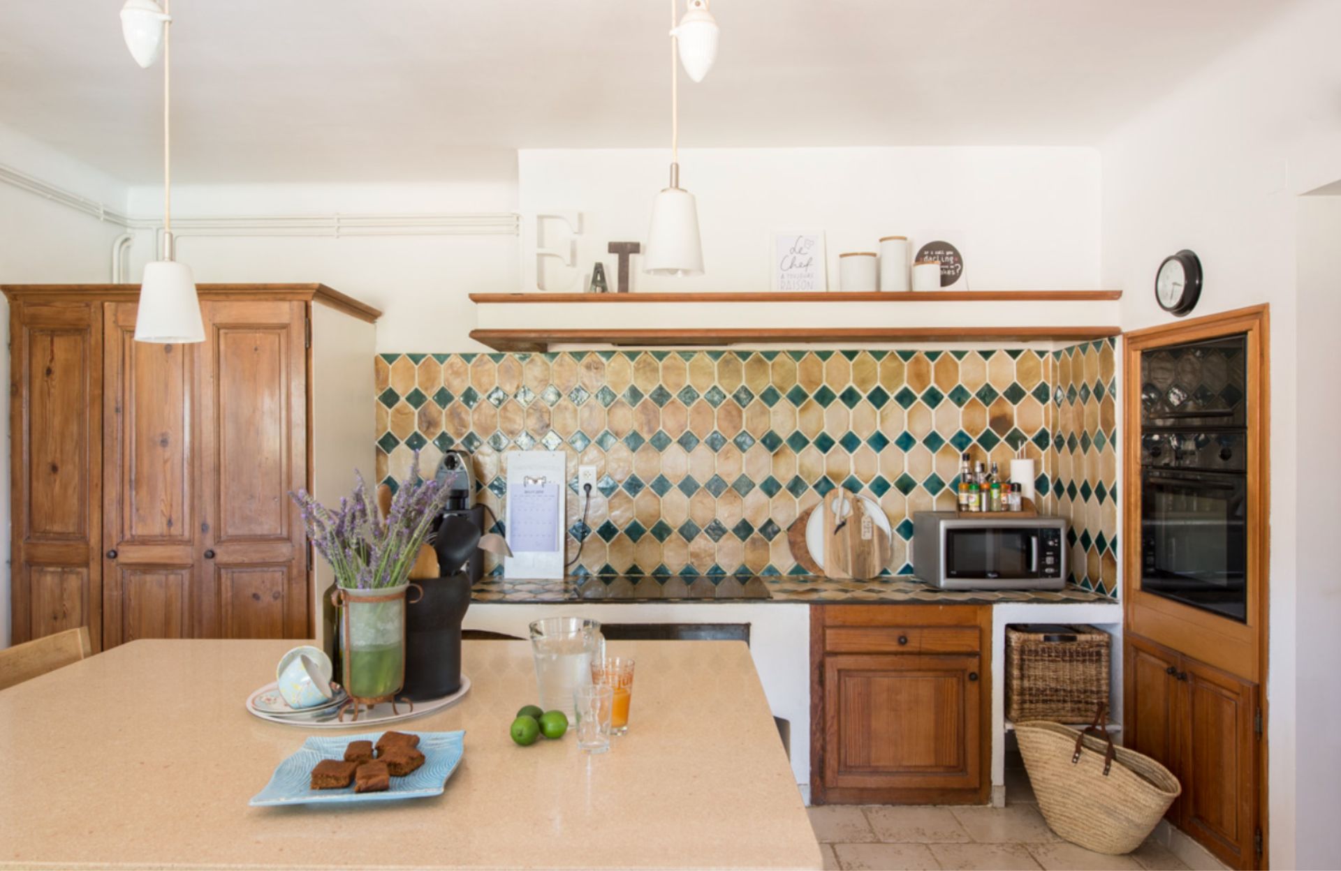 découvrez nos astuces déco pour une cuisine italienne authentique et chaleureuse, alliant charme traditionnel et modernité.