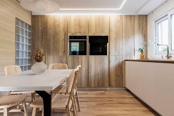 obtenez un devis personnalisé pour votre cuisine sur mesure. comparez les prix et trouvez le meilleur rapport qualité-prix pour la rénovation ou l'installation de votre cuisine.