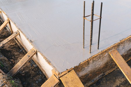 obtenez un devis précis pour la réalisation de votre dalle béton de garage. comparez les prix et trouvez le meilleur professionnel pour vos travaux.