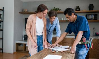 découvrez comment estimer le coût des travaux de rénovation avant d'acheter un bien à paris et en île-de-france pour réussir votre projet immobilier en toute sérénité.