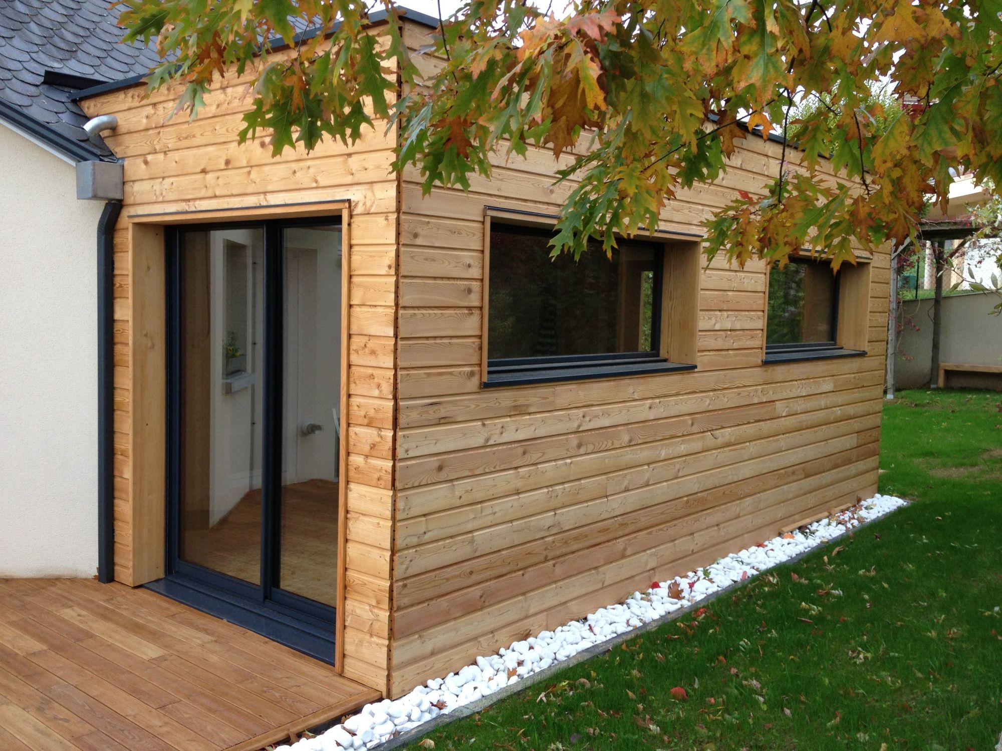 découvrez notre sélection d'extensions en bois pas cher pour agrandir votre espace de vie avec style et à petit prix.