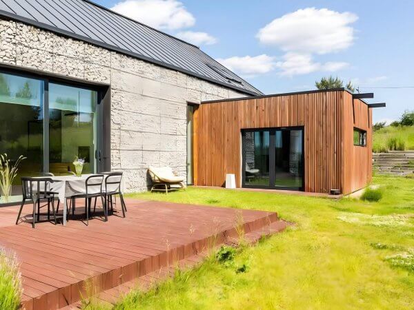 découvrez nos solutions d'extension maison en bois, pour agrandir votre espace de vie avec style et durabilité. bois naturel, isolation optimale, design personnalisé.