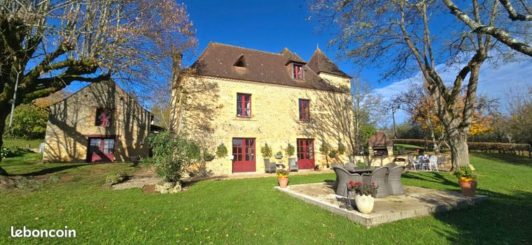 découvrez cette ferme à rénover proche du 15e arrondissement de paris, une opportunité unique pour créer votre résidence idéale alliant charme rustique et proximité urbaine.