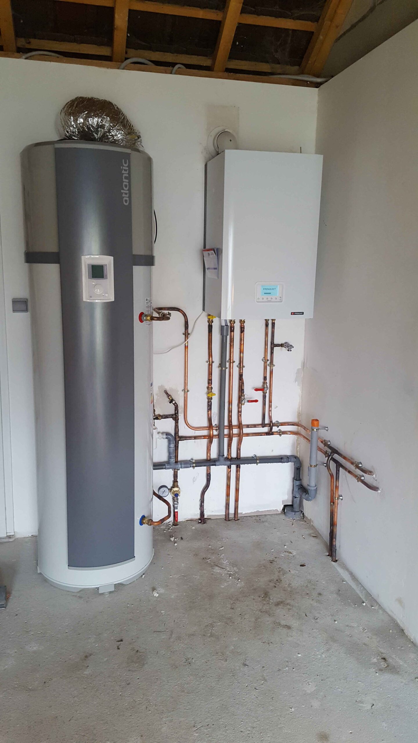 service d'installation de ballon d'eau chaude réalisé par des experts pour garantir performance et sécurité de votre système de chauffage.