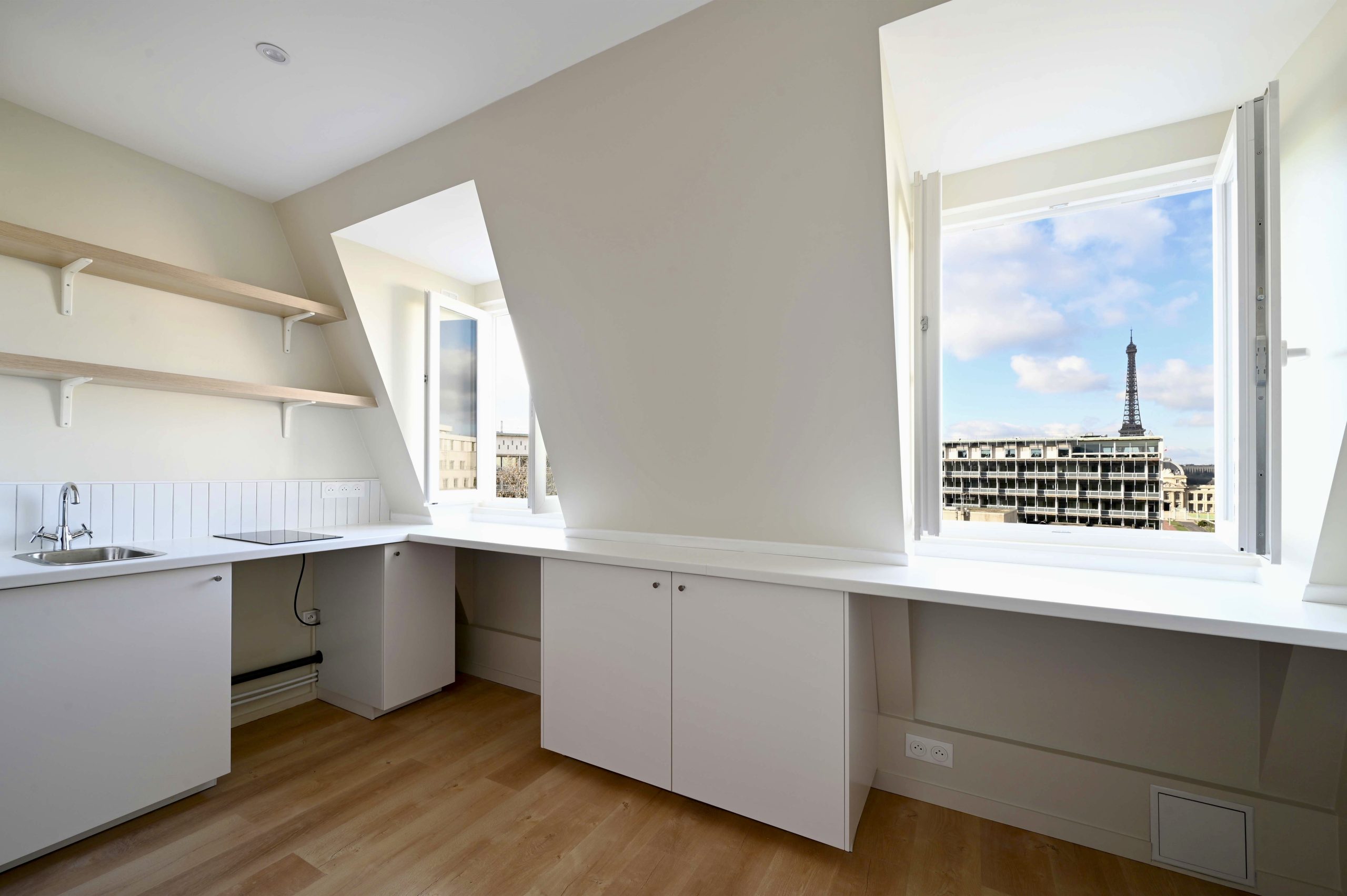 loft a renover a paris 2025 1 découvrez ce loft à rénover à paris, une opportunité unique pour créer votre espace de vie idéal au cœur de la capitale en 2025. potentiel exceptionnel et emplacement privilégié.