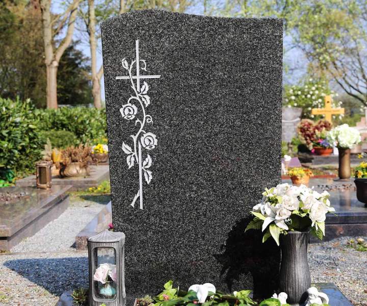 marbrerie clamart : expert en réalisations funéraires de qualité, alliant savoir-faire traditionnel et élégance pour honorer la mémoire de vos proches.