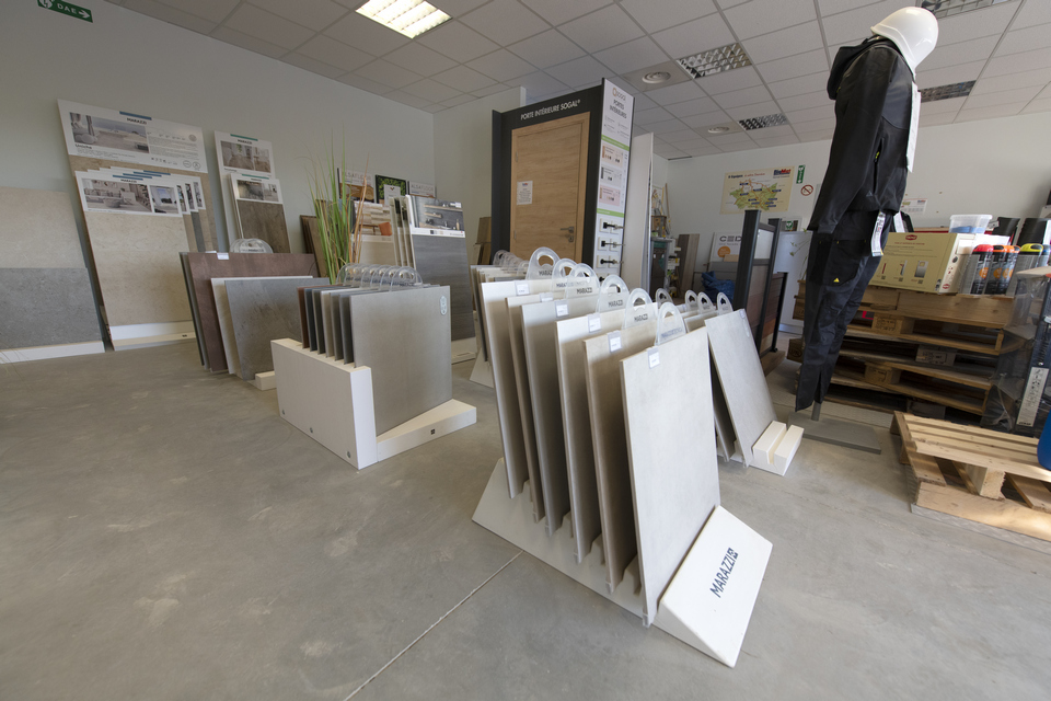 découvrez une large gamme de matériaux de rénovation de qualité pour tous vos projets de construction et d'aménagement. trouvez les solutions adaptées à vos besoins pour rénover efficacement votre maison.