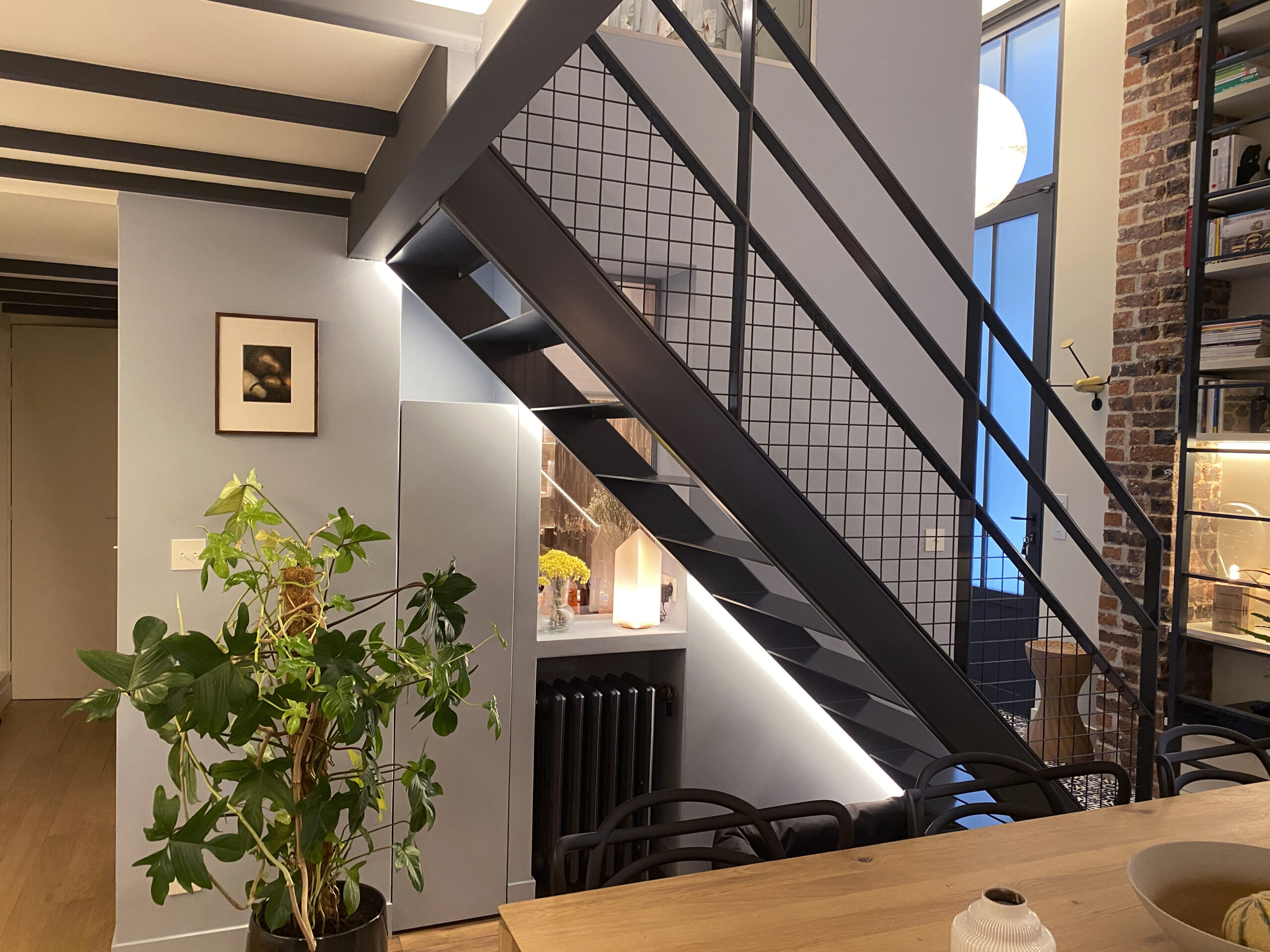 découvrez des astuces pratiques pour optimiser l'espace de votre duplex à paris et créer un intérieur fonctionnel et élégant.