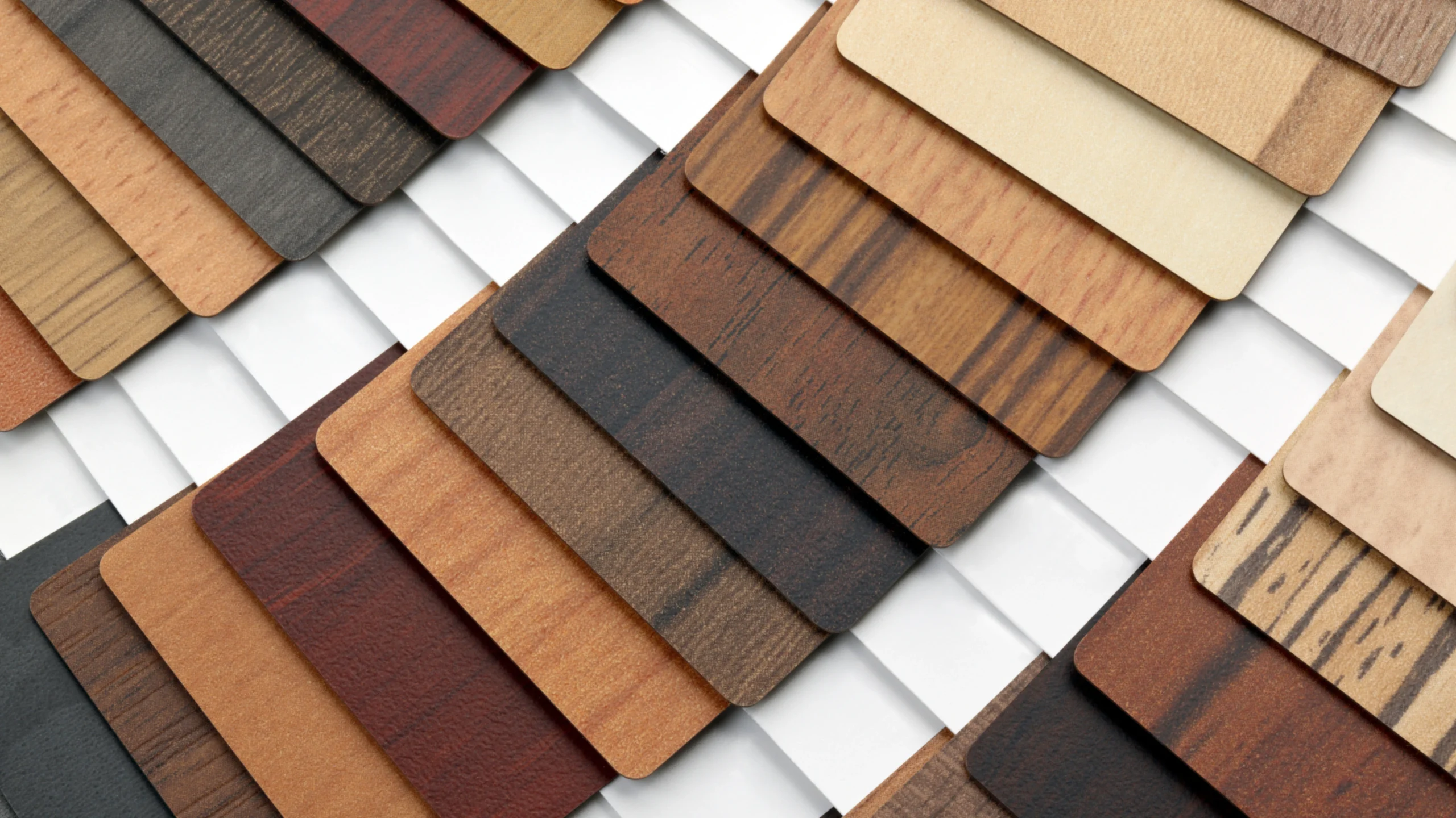 découvrez nos astuces pratiques et les étapes essentielles pour peindre un meuble en mélaminé et lui donner une seconde vie.