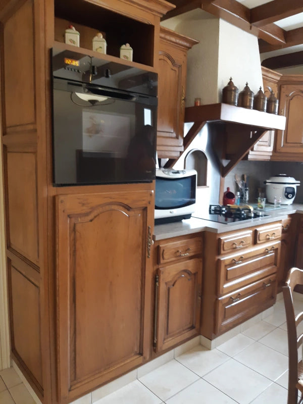 découvrez nos conseils et idées pour choisir la peinture idéale pour votre cuisine, alliant esthétique et praticité.