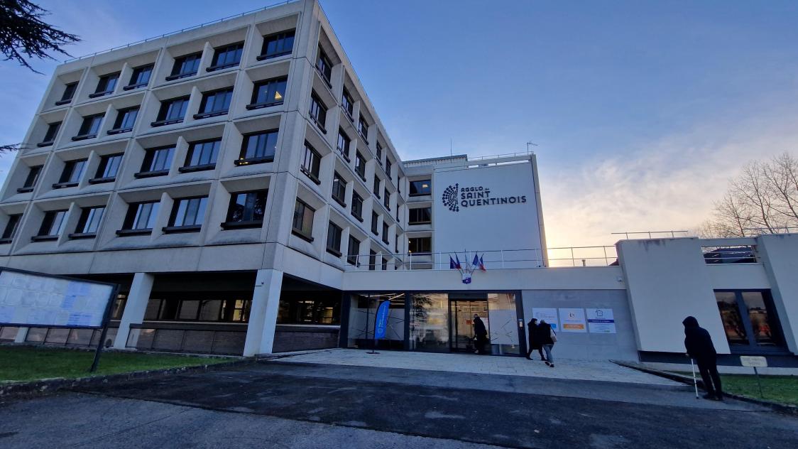 découvrez les services de peinture à saint-quentin avec nos experts locaux. qualité, savoir-faire et conseils personnalisés pour tous vos projets de rénovation et décoration.